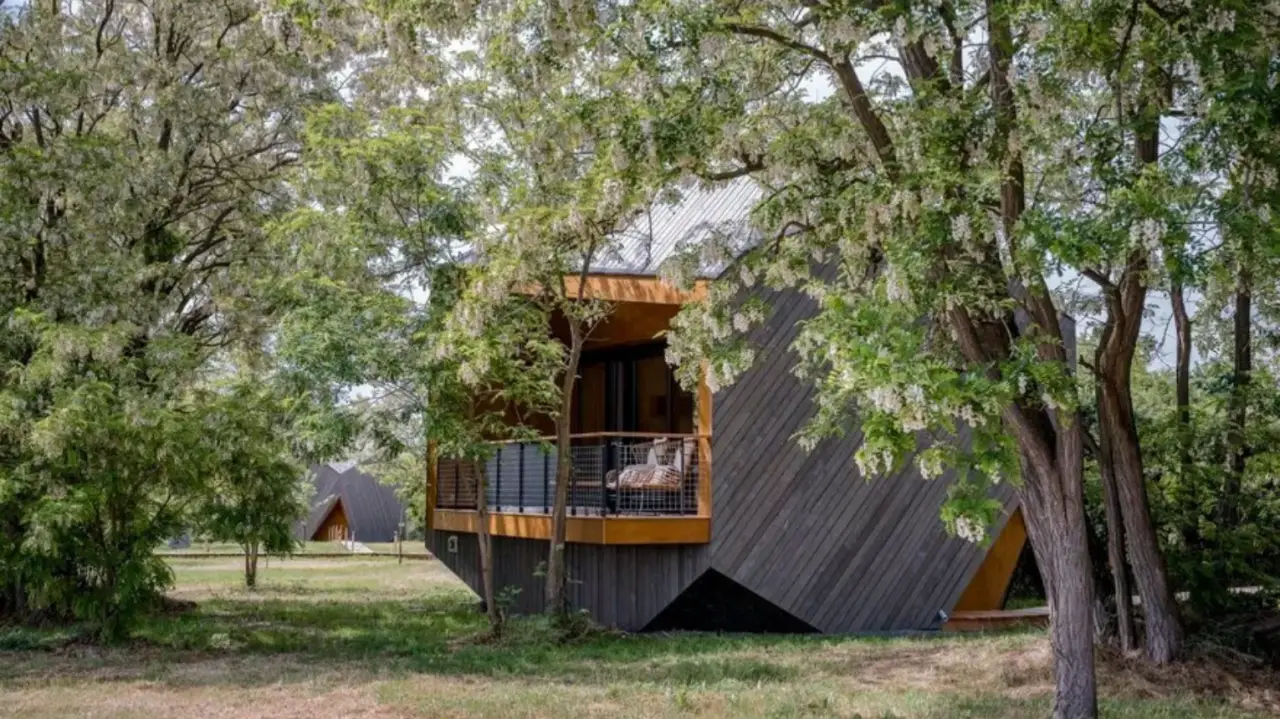 Hétvégi romantikus pihenés kettesben a Sziklában Kapolcson!