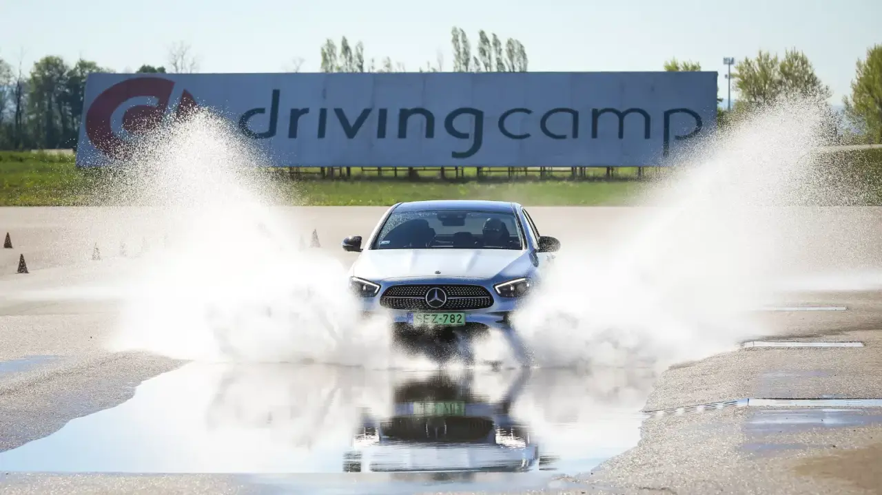 Vezetéstechnikai Alap Tréning Zsámbékon a Drivingcampen Saját Autóval