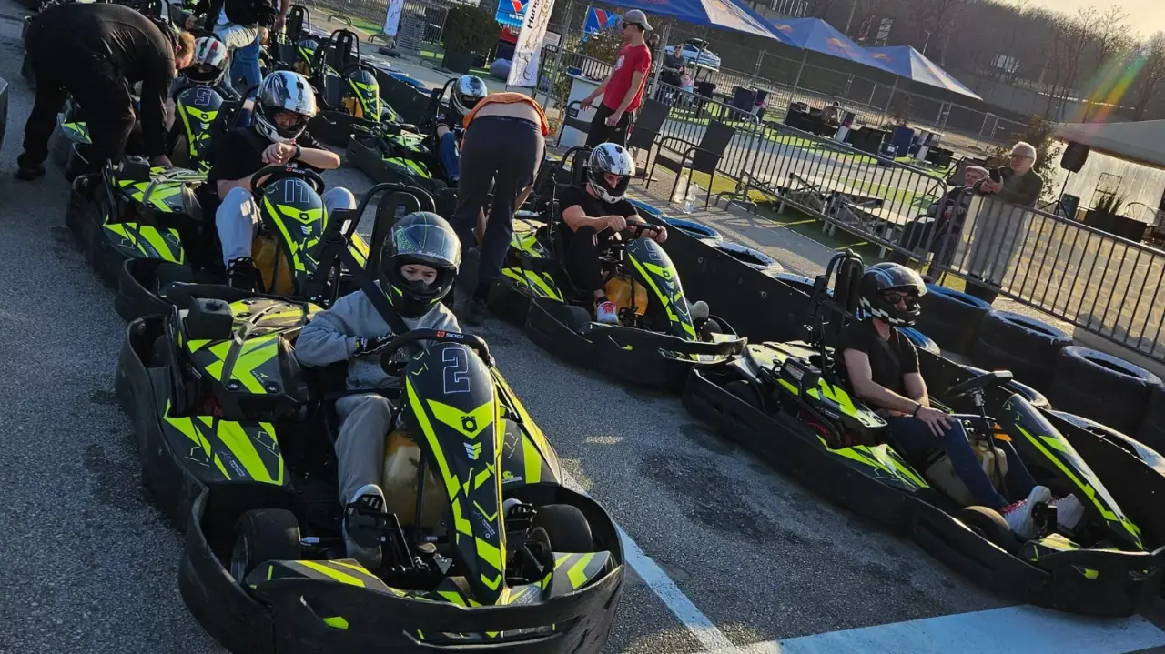 10+1 futamos Gokart bérlet a Hungaroring gokartpályáján (2 fő használhatja fel)