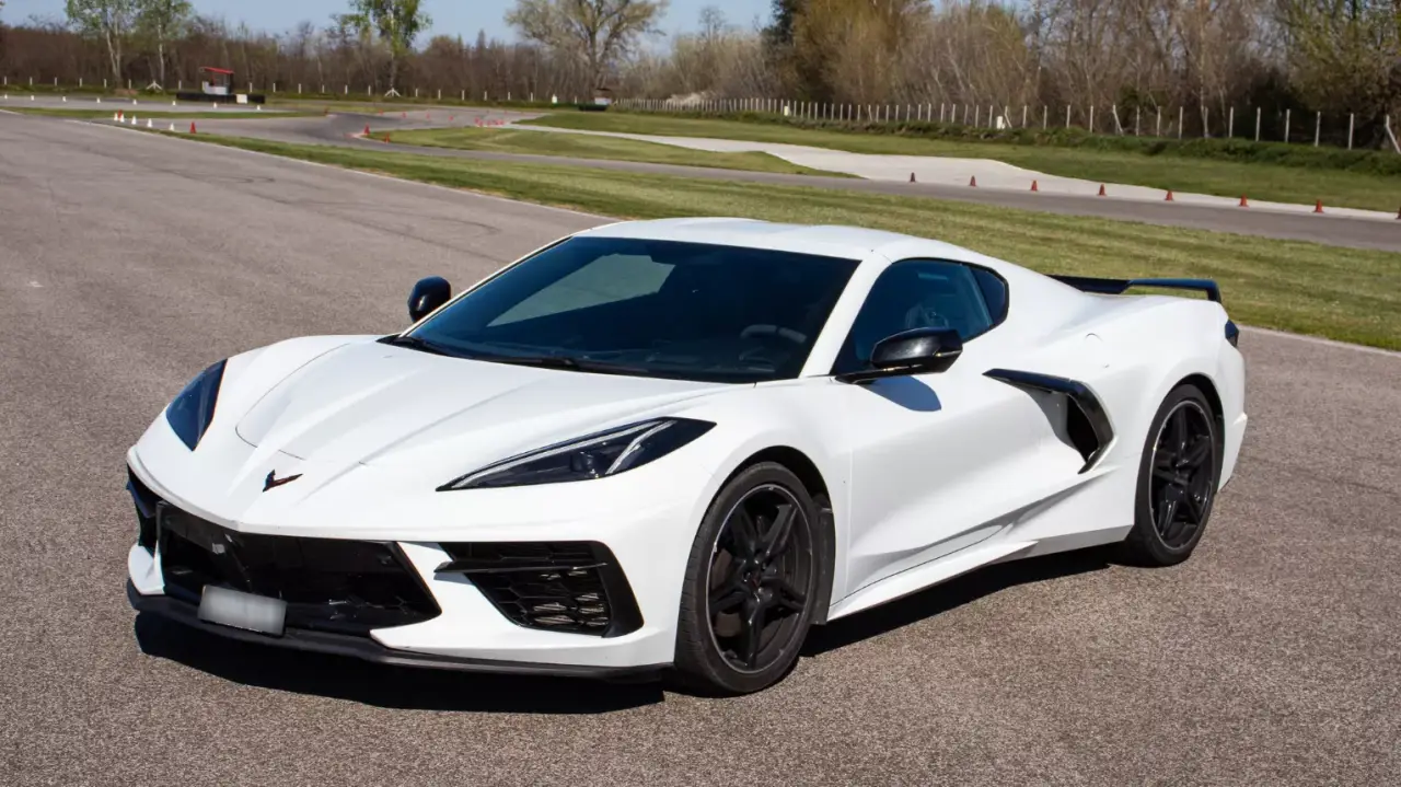 Corvette C8 500LE élményvezetés az M-Ringen – hétköznap/hétvégén