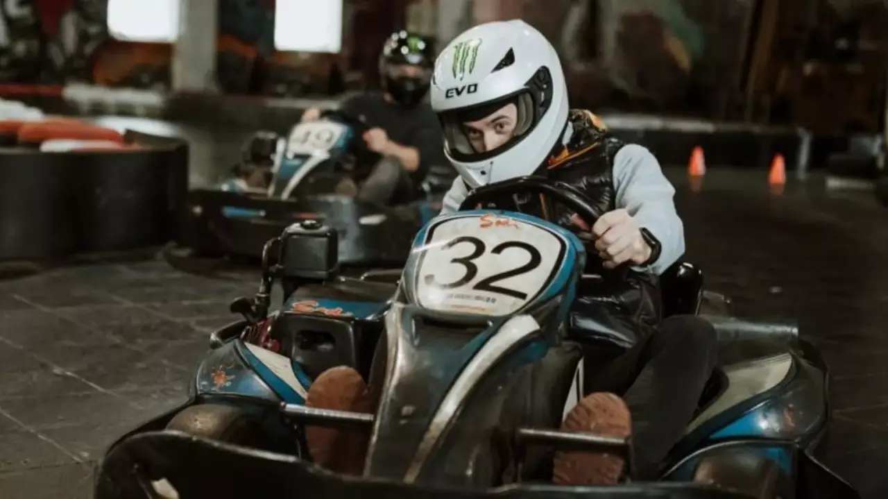 Itt kezdődik a tempó! – Gokartozás Budapesten a Gokart Arénában