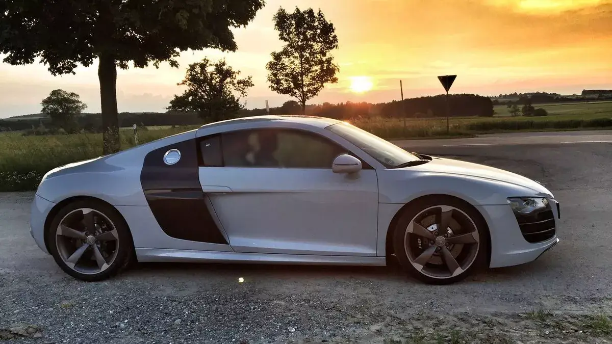 Audi R8 élményautózás gyerekeknek a Kakucs Ring versenypályán