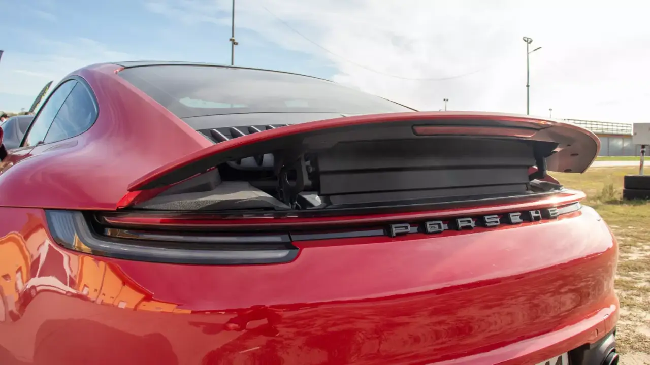 Porsche 911 élményautózás gyerekeknek a Kakucs Ringen