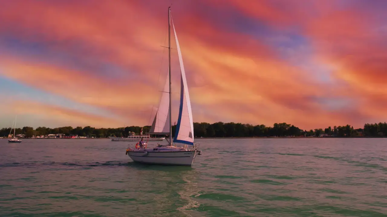 Vitorlás túra naplementében Siófokon ajándék pezsgővel