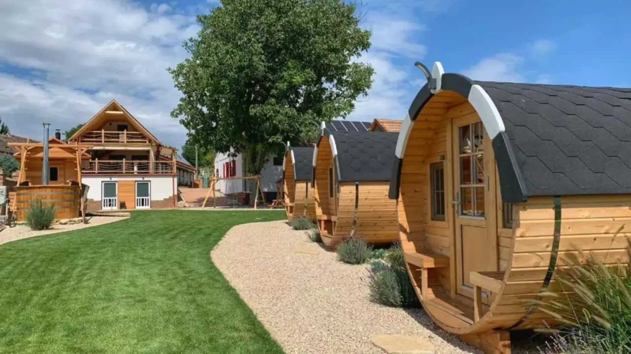 1 éjszaka Hordóházban Palkonya szívében/Különleges szálláshely