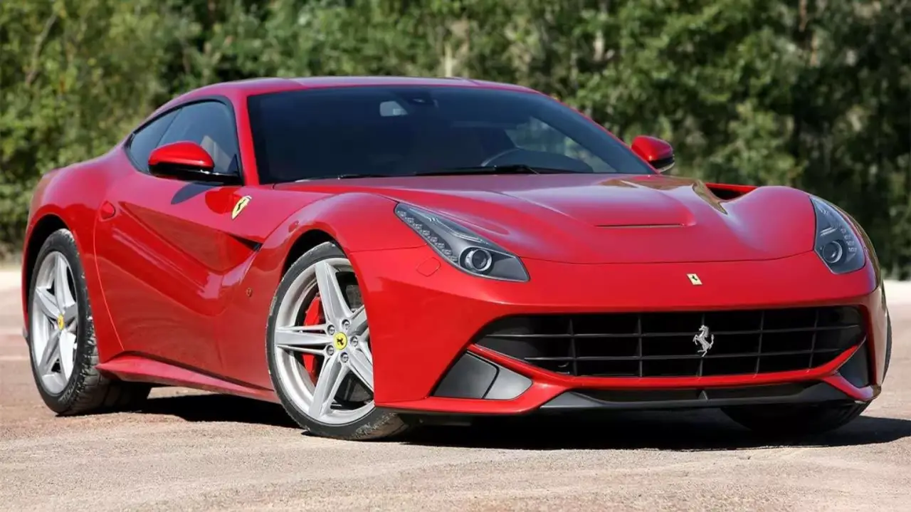 800 lóerős Ferrari F12 Berlinetta autópályás élményvezetés