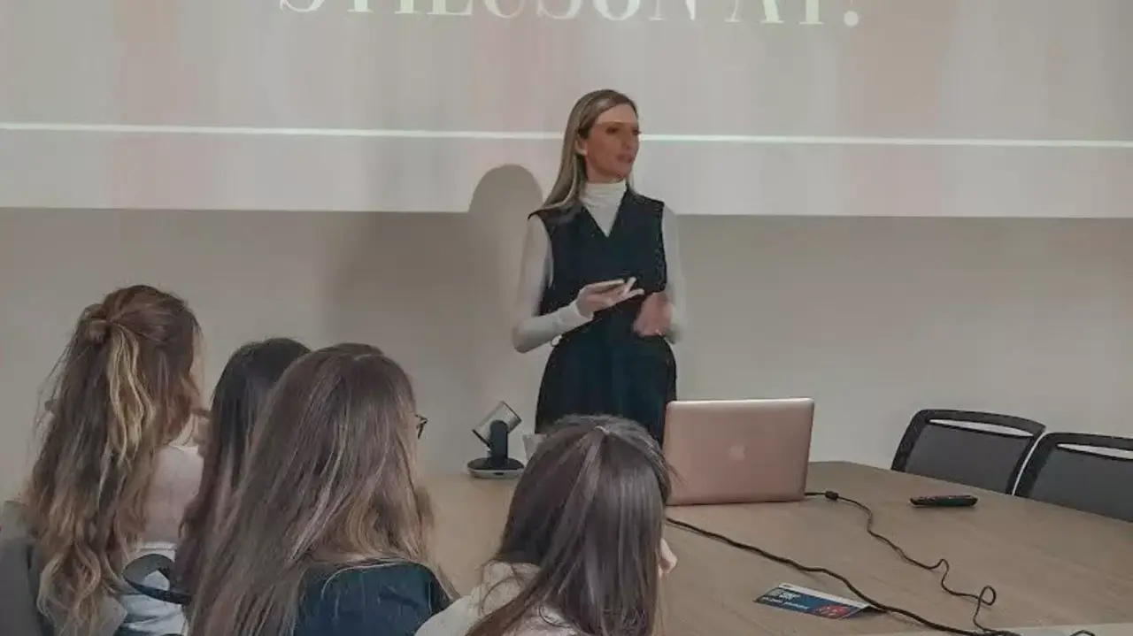 Siker a stíluson át! Előadás és tréning Kiss Fruzsina Stylisttal