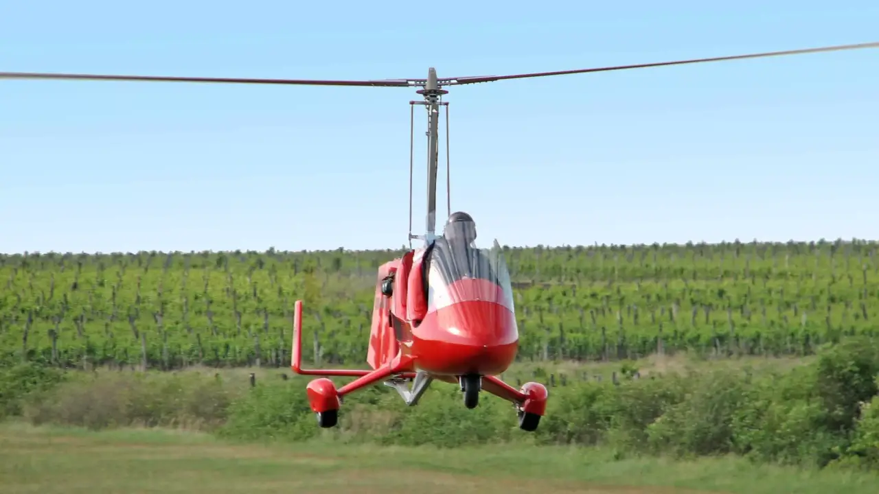 Fedezd fel a szabadságot! – 20 perces repülés Gyrokopterrel a Gödöllői-dombság felett