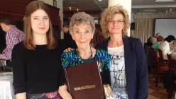 60 oldalas VIP bőrkötéses születésnapi újság a Nagy Napról