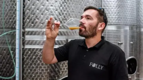 Birtokséta borkóstolóval – Kalandozás a tőkék között a Folly Arborétumban 8