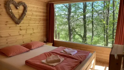 Romantikázás kettesben az El Parador Lombházban, az Őrségben 6