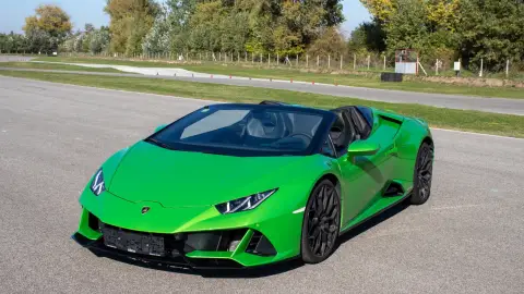 Lamborghini Huracán élményvezetés az M-Ringen – hétköznap/hétvégén 9