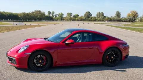 Porsche 911 élményvezetés az M-Ringen – hétköznap/hétvégén 10