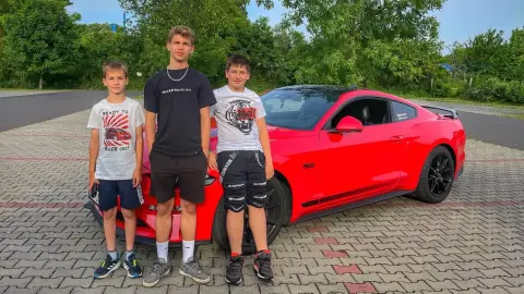 Fiús élményautózás Mustang GT55-el Debrecen és környékén 4