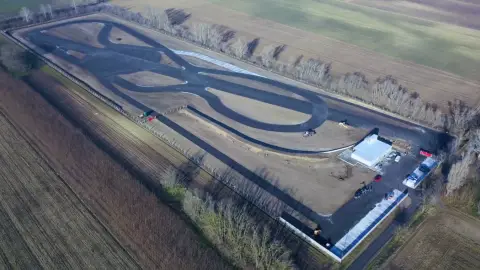 Ferrari Roma élményvezetés az M-Ringen – hétköznap/hétvégén 10