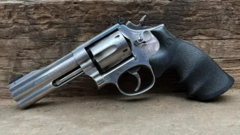 "REBEL" páros 2 az 1-ben élménynap! – Lövészet & VR Szabadulószoba 6