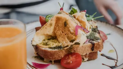 Ünnepi hangulat a KicsiZso-ban! – Bőséges reggeli 2 főre Budapesten 2