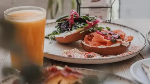 Ünnepi hangulat a KicsiZso-ban! – Bőséges reggeli 2 főre Budapesten 7