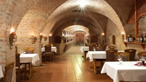 3 fogásos Vacsora + Borkóstoló egy hangulatos Pinceétteremben Villánykövesden 13