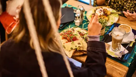 Eggscuse Me?! – Bottomless Brunch Budapest belvárosában 1