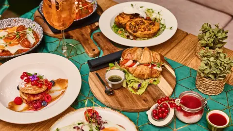 Eggscuse Me?! – Bottomless Brunch Budapest belvárosában 5