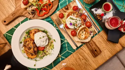 Eggscuse Me?! – Bottomless Brunch Budapest belvárosában 4