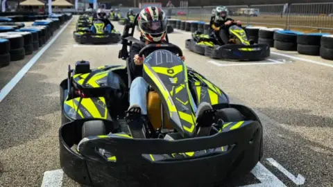 10+1 futamos Gokart bérlet a Hungaroring gokartpályáján (2 fő használhatja fel) 3