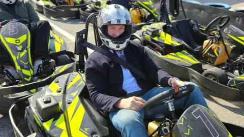 Gokartozás gyerekeknek a Hungaroring gokartpályáján 3 futamban - 14 éves korig! 4