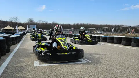 10+1 futamos Gokart bérlet a Hungaroring gokartpályáján (2 fő használhatja fel) 12