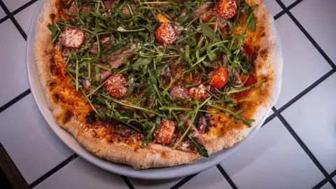 Ízélmény Tarantino stílusában! – Páros À la Carte ajánlat a Quentin's Burgerben 2