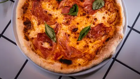 Ízélmény Tarantino stílusában! – Páros À la Carte ajánlat a Quentin's Burgerben 4