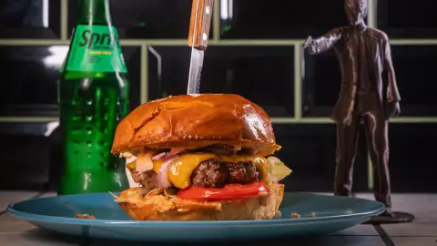 Az ikonikus burger! – Big Kahuna menü a Quentin's Burgerben