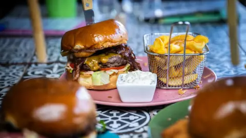 Az ikonikus burger! – Big Kahuna menü a Quentin's Burgerben 4