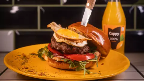 Ízélmény Tarantino stílusában! – Páros À la Carte ajánlat a Quentin's Burgerben