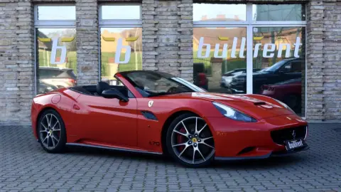 560 lóerős Ferrari California autópályás élményvezetés 2