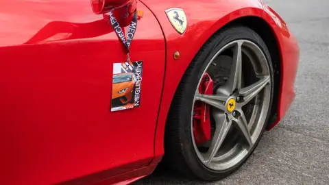 Ferrari 458 élményvezetés az M-Ringen – hétköznap/hétvégén 16