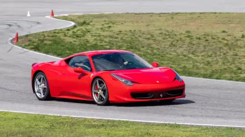 Ferrari 458 élményvezetés az M-Ringen – hétköznap/hétvégén