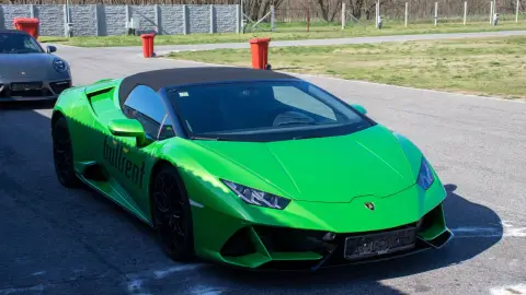 Lamborghini Huracán élményvezetés az M-Ringen – hétköznap/hétvégén 26