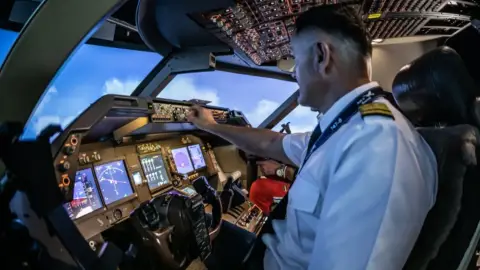 Légitársasági útvonal repülés bemutató egy Boeing 747-es szimulátorban 5