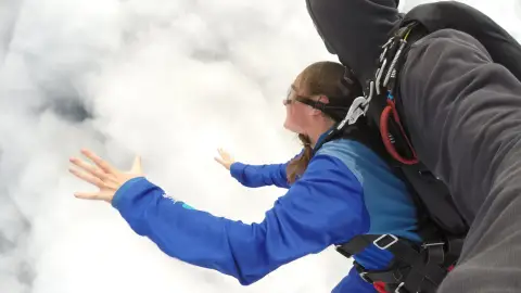 Emelkedj a felhők fölé! – Tandemugrás 3000 méterről Hajdúszoboszlón 22