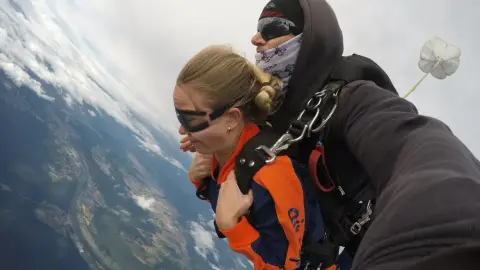 Emelkedj a felhők fölé! – Tandemugrás 3000 méterről Hajdúszoboszlón 8