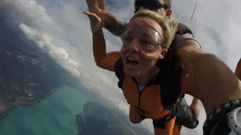 Emelkedj a felhők fölé! – Tandemugrás 3000 méterről Hajdúszoboszlón 6