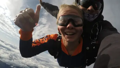 Emelkedj a felhők fölé! – Tandemugrás 3000 méterről Hajdúszoboszlón 24