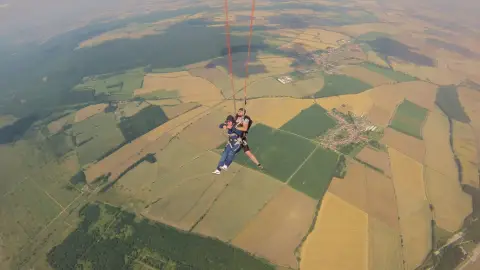 Emelkedj a felhők fölé! – Tandemugrás 3000 méterről Hajdúszoboszlón 14