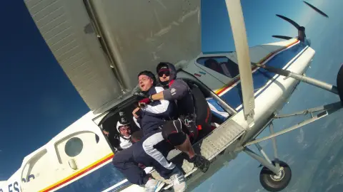 Emelkedj a felhők fölé! – Tandemugrás 3000 méterről Hajdúszoboszlón 19