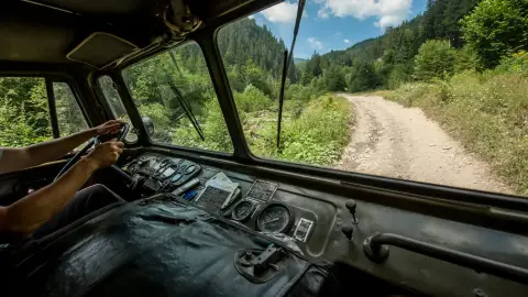 Erdei túra egy valódi katonai csapatszállítóval – Balatonakaliról indulva 2