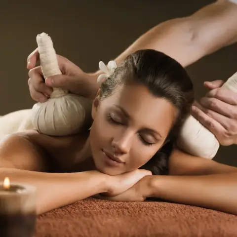 Melegterápiás thai herbál masszázs élmény Budapesten