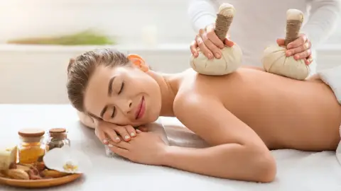 Melegterápiás thai herbál masszázs élmény Budapesten 2