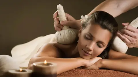 Melegterápiás thai herbál masszázs élmény Budapesten 3