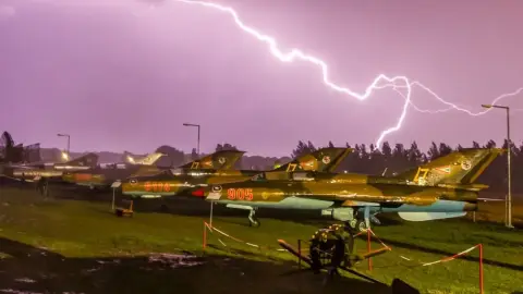 Katonai Élmény Apával: Látogatás egy Harcászati Bázison 9